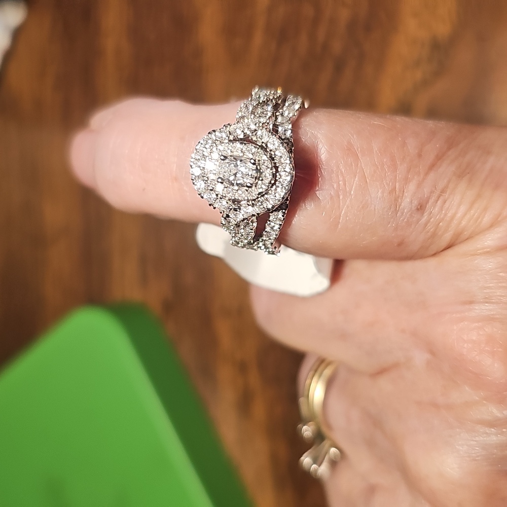 14K.  1 1/4 CTTW Diamond OVAL TWIST engagement or BRIDAL SET